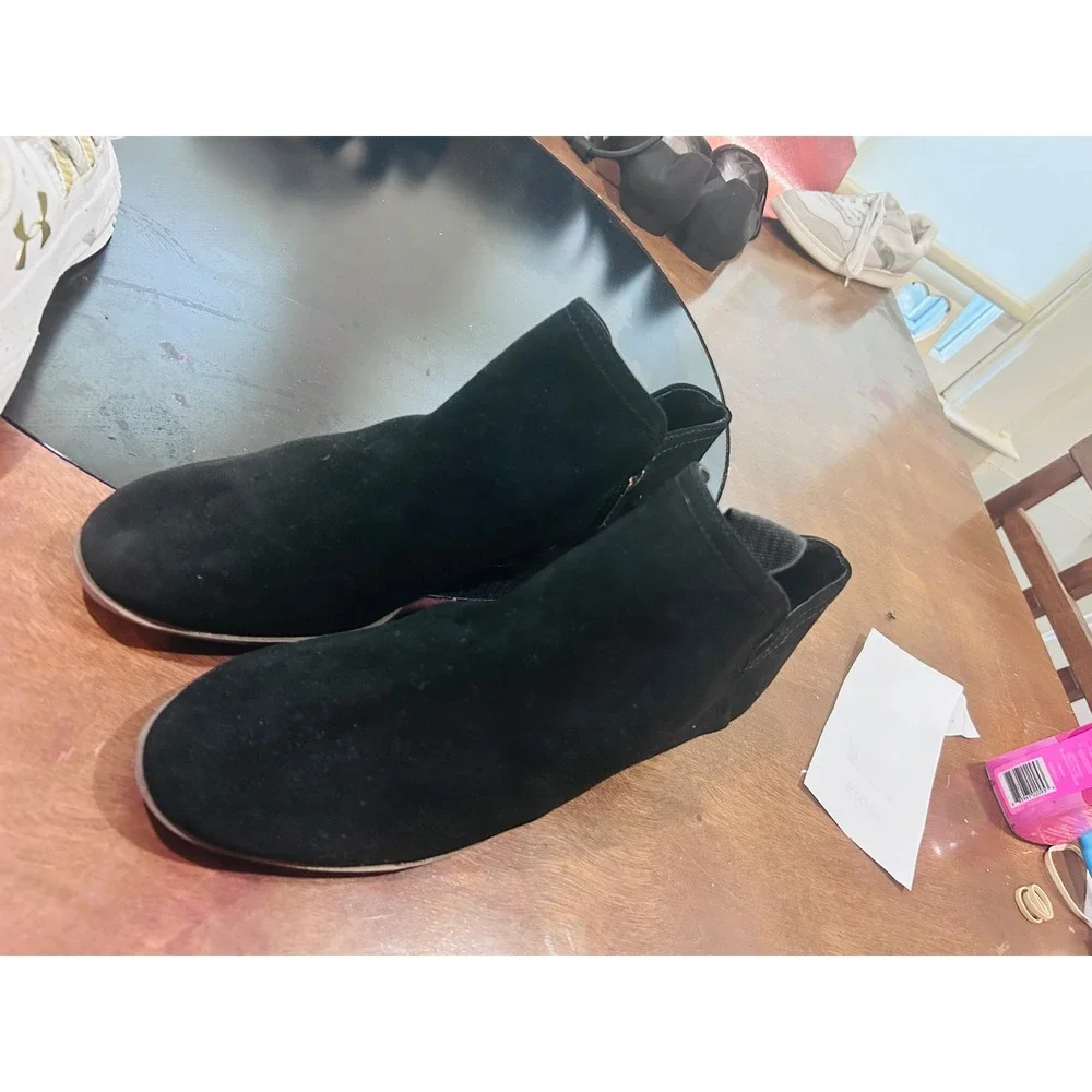 Crown and Ivy Ankle Boots Women 10W Black Excellent Suede Low Block Heel Zipper